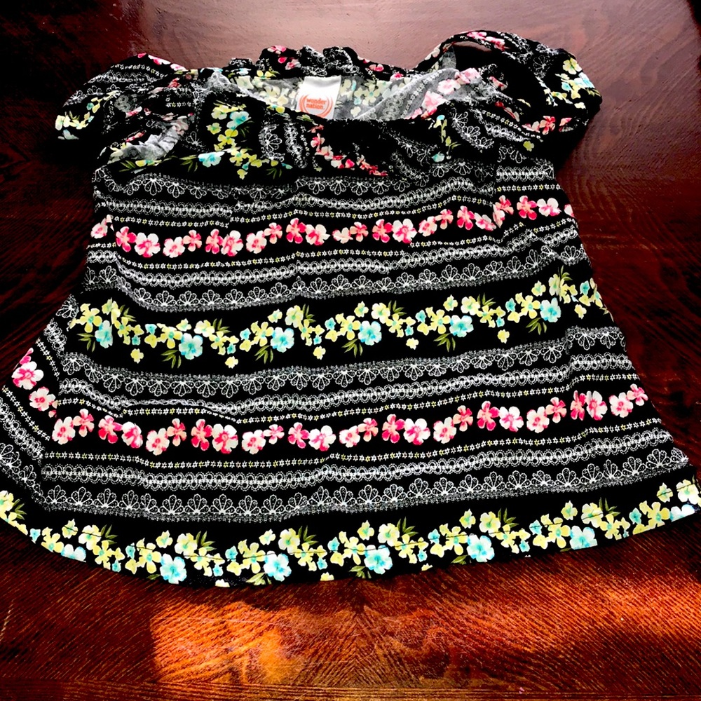 Black sleeveless shirt